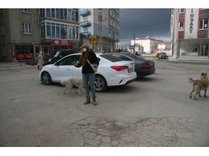 Ağlayarak Video Çekip Sosyal Medyadan Paylaşan O Genç Kız Konuştu