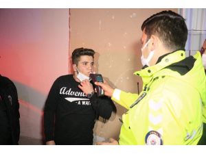 Kısıtlama Saatlerinde Polisten Kaçan Alkollü Sürücü Yakalandı