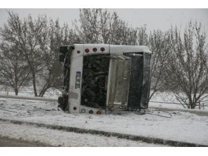 Afyonkarahisar’da Belediye Otobüsü Devrildi
