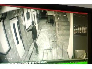 Binadan Bisiklet Çalan Hırsız Kameralara Yakalandı