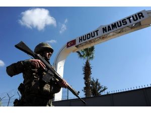 Msb: "Yasa Dışı Yollarla Suriye’den Ülkemize Girmeye Çalışan Yeni Zelanda Uyruklu 3 Kişi, Hatay’ın Reyhanlı İlçesindeki Hudut Personelimiz Tarafından Yakalandı. Yakalananlar Arasında Yer Alan 26 Yaşındaki S.a. İsimli Ka