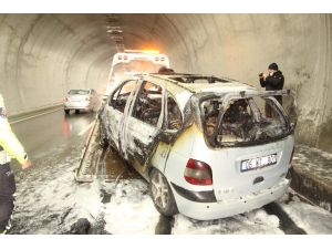 Baba Kız Yanan Otomobilde Canlarını Son Anda Kurtardı