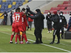 Süper Lig: Gençlerbirliği: 0 - Beşiktaş: 1 (Maç Devam Ediyor)