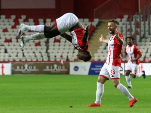 Süper Lig: Ft Antalyaspor: 1 - Yeni Malatyaspor: 1 (İlk Yarı)