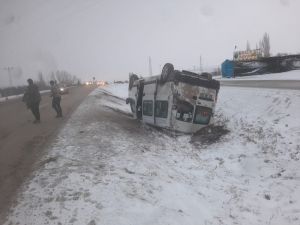 Başkent’te Minibüs Kazası: 10 Yaralı