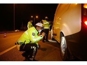 Yurt Genelindeki Kış Lastiği Denetiminde 2 Bin 677 Sürücüye İşlem