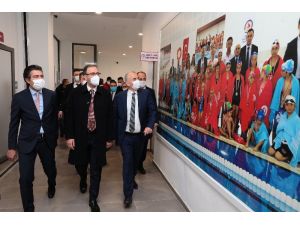 Bakan Kasapoğlu, Denizli Büyükşehrin Spor Yatırımlarını İnceledi