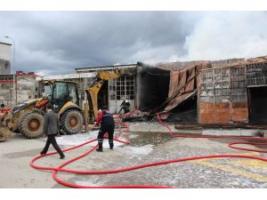 Hatay’da Yeni Sanayi Sitesi’nde Çıkan Yangın Korkuttu