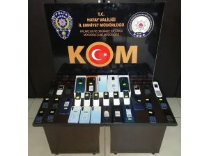 İskenderun’da 33 Kaçak Telefon Ele Geçirildi