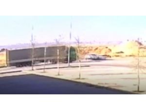 Gaziantep’te İki Araç Kafa Kafaya Çarpıştı: 1 Ölü, 4 Yaralı
