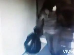 Ayakkabı Hırsızlığı Güvenlik Kamerasında