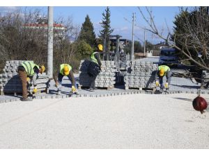 Döşemealtı Belediyesinden Yeşilbayır’a parke ve yol çalışması