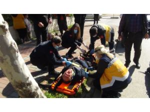 Manavgat’ta otomobil ile minibüs çarpıştı: 1 yaralı