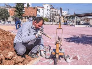 Kepez camilerin bahçesini güzelleştiriyor