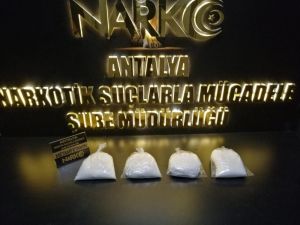 Antalya’da otomobille metamfetamin ticaretine şok baskın