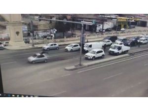 Kahraman Polise Durdurmaya Çalıştığı Araç Çarptı