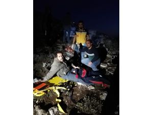 Kayalıklarda Mahsur Kalan 2 Çoban Helikopter İle Kurtarıldı