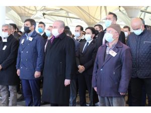 Tbmm Başkanı Şentop Protokol Sorumlusu Yunus Şeker’in Eşinin Cenaze Törenine Katıldı