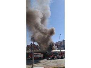 Antalya’da  boşaltılan festival çarşısında korkutan yangın