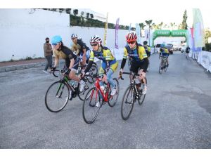 Velo Alanya Gençler Yol Bisikleti Yarışı Yapıldı