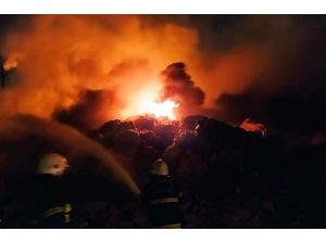 Hurdalıkta Çıkan Yangını İtfaiye Söndürdü