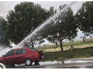 Yanan Otomobilin İmdadına Yangından Dönen Arazöz Yetişti