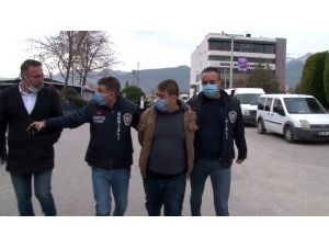 Cinayet Zanlısına Şaşırtan Destek: "Dik Dur, Başını Eğme"