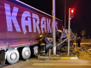 Konya’da Tır İle Otomobil Çarpıştı: 5 Yaralı