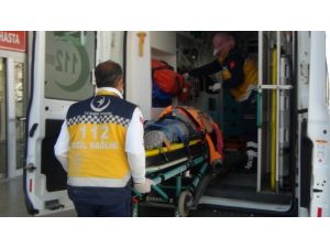 Üçüncü Kattan Asansör Boşluğuna Düşen İşçi Yaralandı
