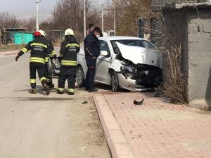 Konya’da İki Otomobil Çarpıştı: 1 Yaralı