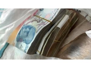 Lokantada Unutulan 37 Bin Lirayı Sahibine Teslim Etti