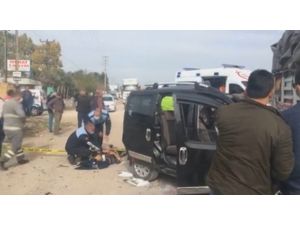 Tıra Arkadan Çarpan Hafif Ticari Araç Hurdaya Döndü: 5 Yaralı