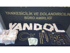 Başkent Polisi, Yaşlı Kadını Dolandıran İletişim Hırsızlarını Anında Yakaladı