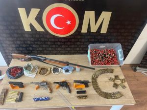 Kahramanmaraş’ta Silah Ve Mühimmat Ele Geçirildi