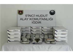 İran Sınırında 30 Kiloya Yakın Esrar Ele Geçirildi
