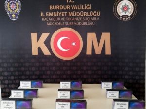 Burdur’da İki Araçta Yüzlerce Kaçak Ürün Ele Geçirildi