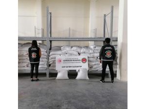 Gaziantep’te 700 Bin Lira Değerinde Kaçak İç Fıstık Ele Geçirildi