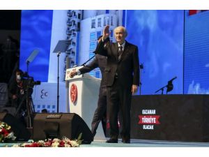 Devlet Bahçeli Tek Aday Olarak Girdiği 13. Olağan Büyük Kurultayda Bin 277 Oy Alarak Yeniden Genel Başkan Seçildi.