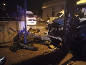 Başkent’te Dolmuş İle Taksi Kafa Kafaya Çarpıştı