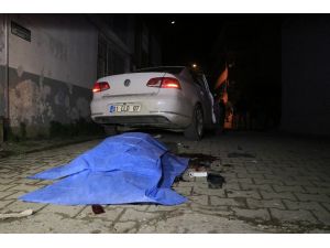 Adana’da Otomobil İle Motosiklet Çarpıştı: 1 Ölü, 1 Yaralı