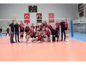 Kadın Voleybol Ve Hentbol Takımlarından Galibiyet