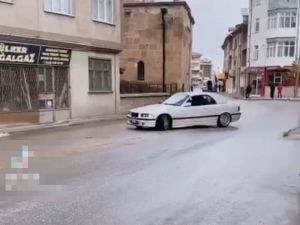 Konya’da Trafiği Tehlikeye Sokan Sürücü Sosyal Medya Paylaşımından Yakalandı