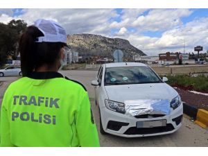 Radar kurnazlarının CD, alüminyum folyo ve saç spreyi oyunlarına trafik polislerinden uygulamalı yanıt