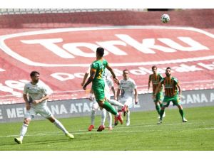 Süper Lig: Konyaspor: 1 - Alanyaspor: 0 (İlk Yarı)