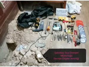 Kuyumcuyu Soymaya Çalışırken Suçüstü Yakalandı