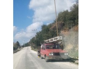 Elektrik Direğini Kesip Hurdacıya Götürürken Yakalandı