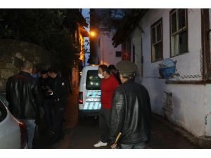 Ziyarete geldiği arkadaşını evinde ölü buldu