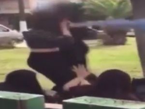 Kızların Tekme Tokat Kavgası Kameraya Yansıdı