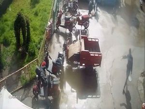 Güpegündüz Elektrikli Motosiklet Hırsızlığı Kamerada