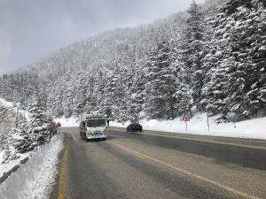 Kar kılınlığının 1 metreye ulaştığı Antalya-Konya karayolunda kartpostallık görüntüler